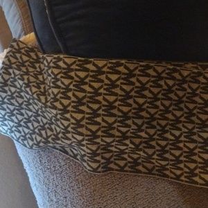 Michael kors scarf
